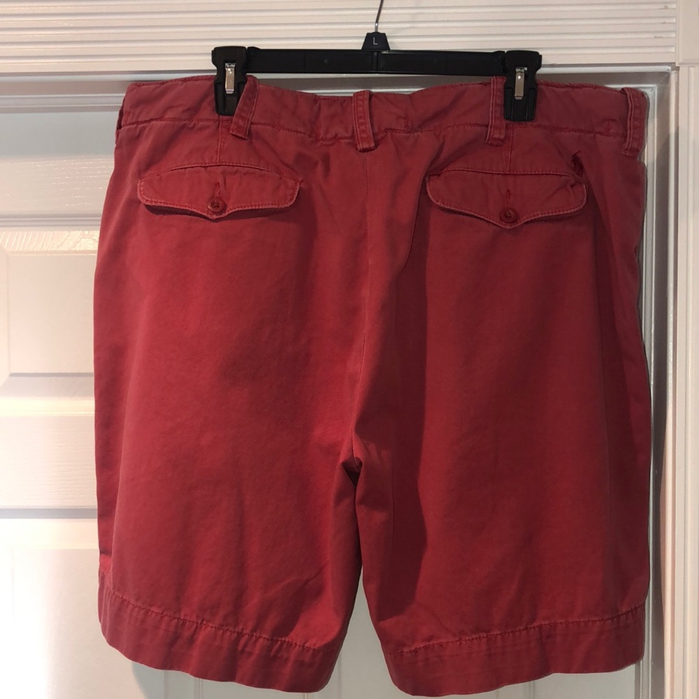 POLO Chino shorts in Faded Red. Size 40